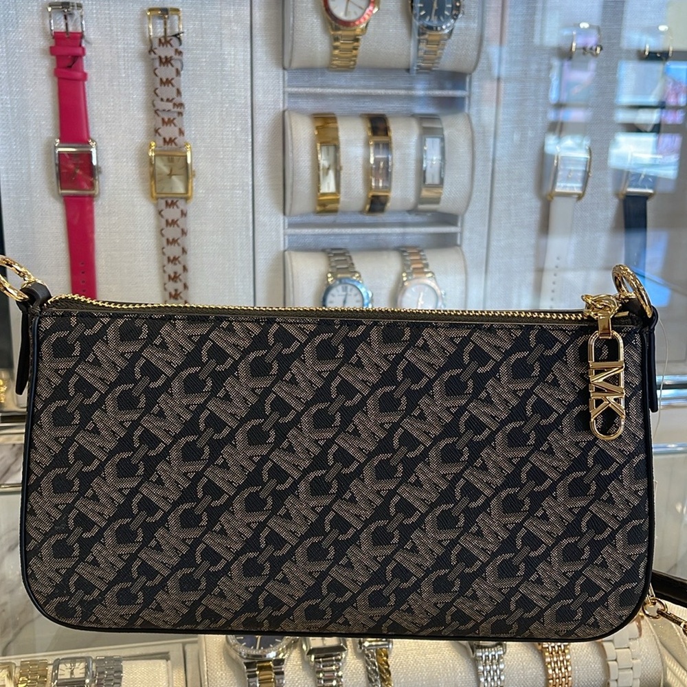 MICHAEL KORS EMPIRE MEDIUM METALLIC CHAIN-LINK POCHETTE
Black/Pale Gold 
NWT - Picture 7 of 16
